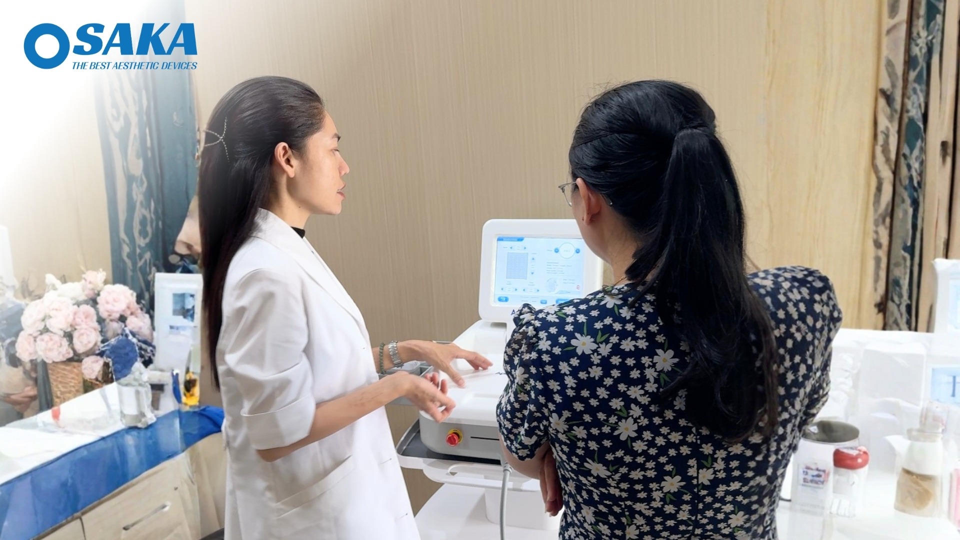 Khởi Đầu Phác Đồ Cá Nhân Hóa – OSAKA Chuyển Giao Bộ Đôi Công Nghệ HIFU Apolo Multilines & Máy Phân Tích Da MC 10 Cho Bác Sĩ Vân Thanh PKDL BS Van Thanh 5