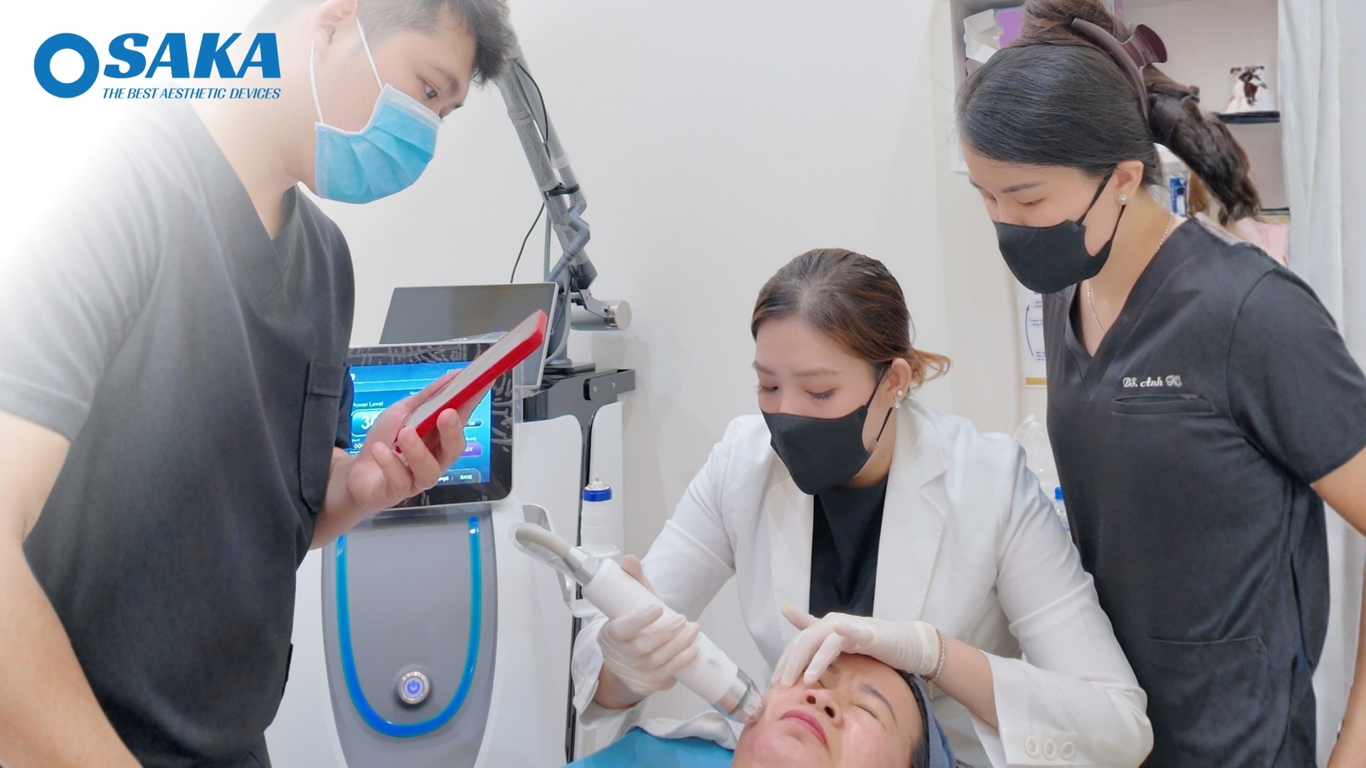 ANH THƯ SKINLAB Đột Phá Chuẩn Mực Trẻ Hóa & Tái Tạo Da Cùng Công Nghệ RF Needle Quantus Plus Italy ANH THU SKINLAB 3