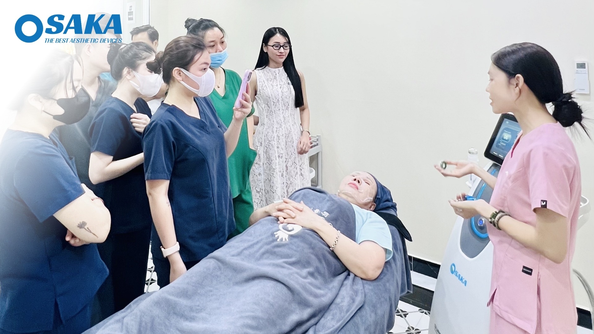 Phòng Khám Da Liễu Q Clinic & Bước Tiến Công Nghệ – Nâng Tầm Chuẩn Mực Tái Tạo Da Chuyên Sâu Q Clinic 8
