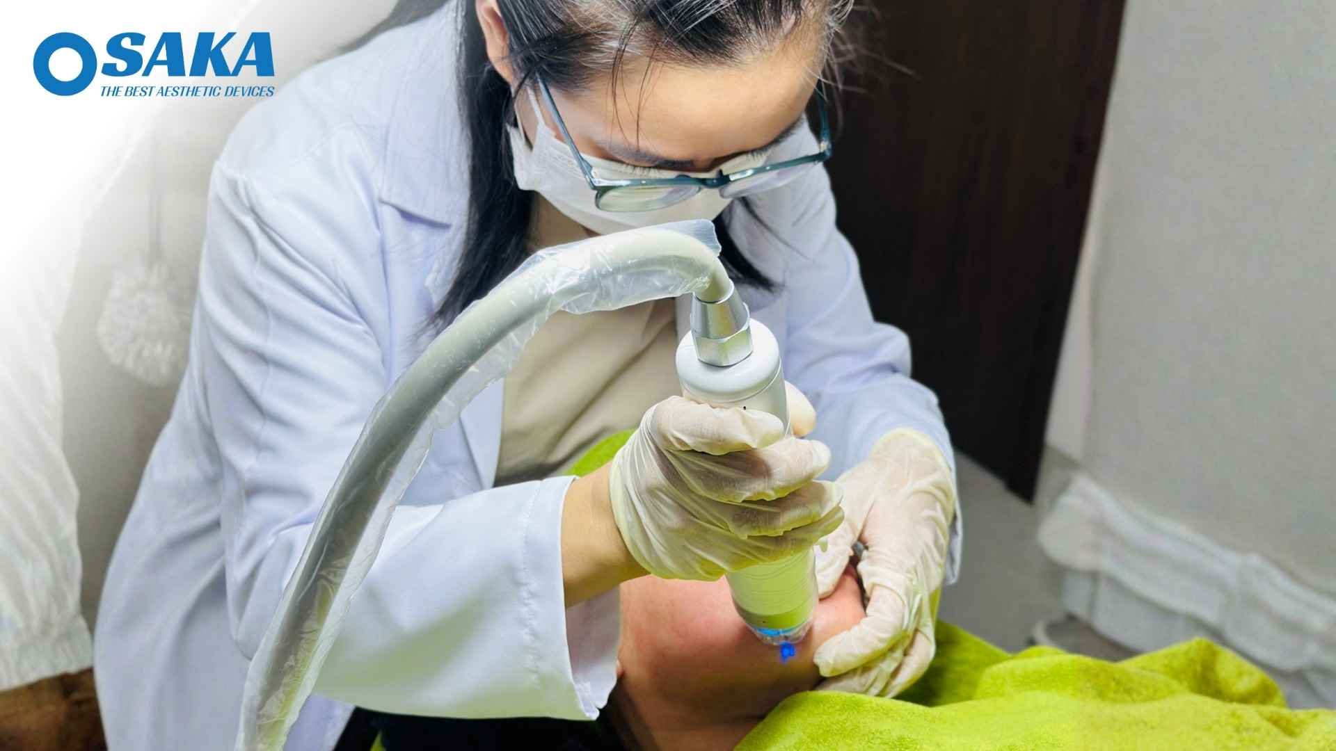 Định Hình Chuẩn Mực Trẻ Hóa Đa Tầng - OSAKA Chuyển Giao RF Needle Quantus Pro Italy Cho Cát Clinic CAT CLINIC 2