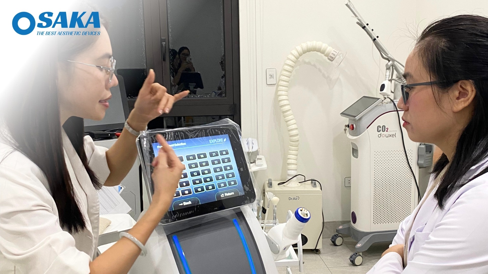 Định Hình Chuẩn Mực Trẻ Hóa Đa Tầng - OSAKA Chuyển Giao RF Needle Quantus Pro Italy Cho Cát Clinic CAT CLINIC 7