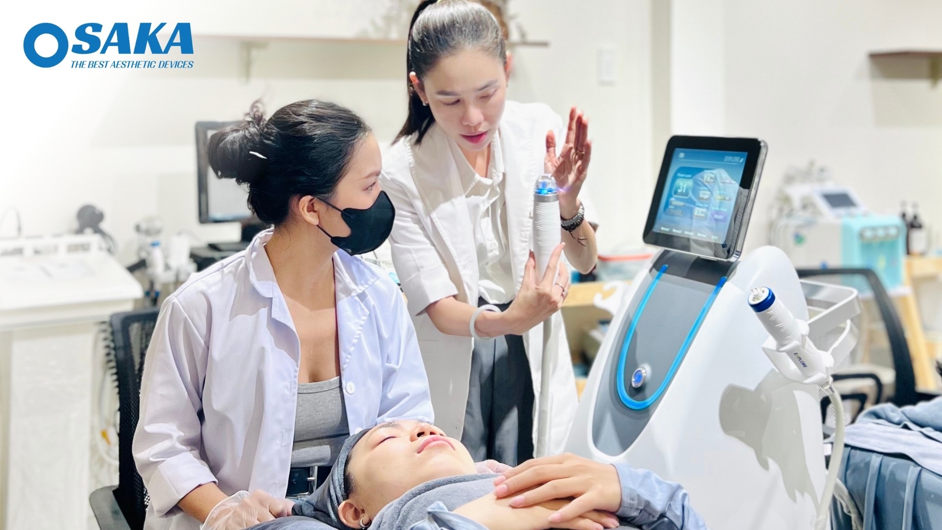 Nâng Chuẩn Trị Liệu Đa Tầng – Lễ Chuyển Giao Công Nghệ RF Needle Cho Hidden Beauty Spa HIDDEN SPA 3 1