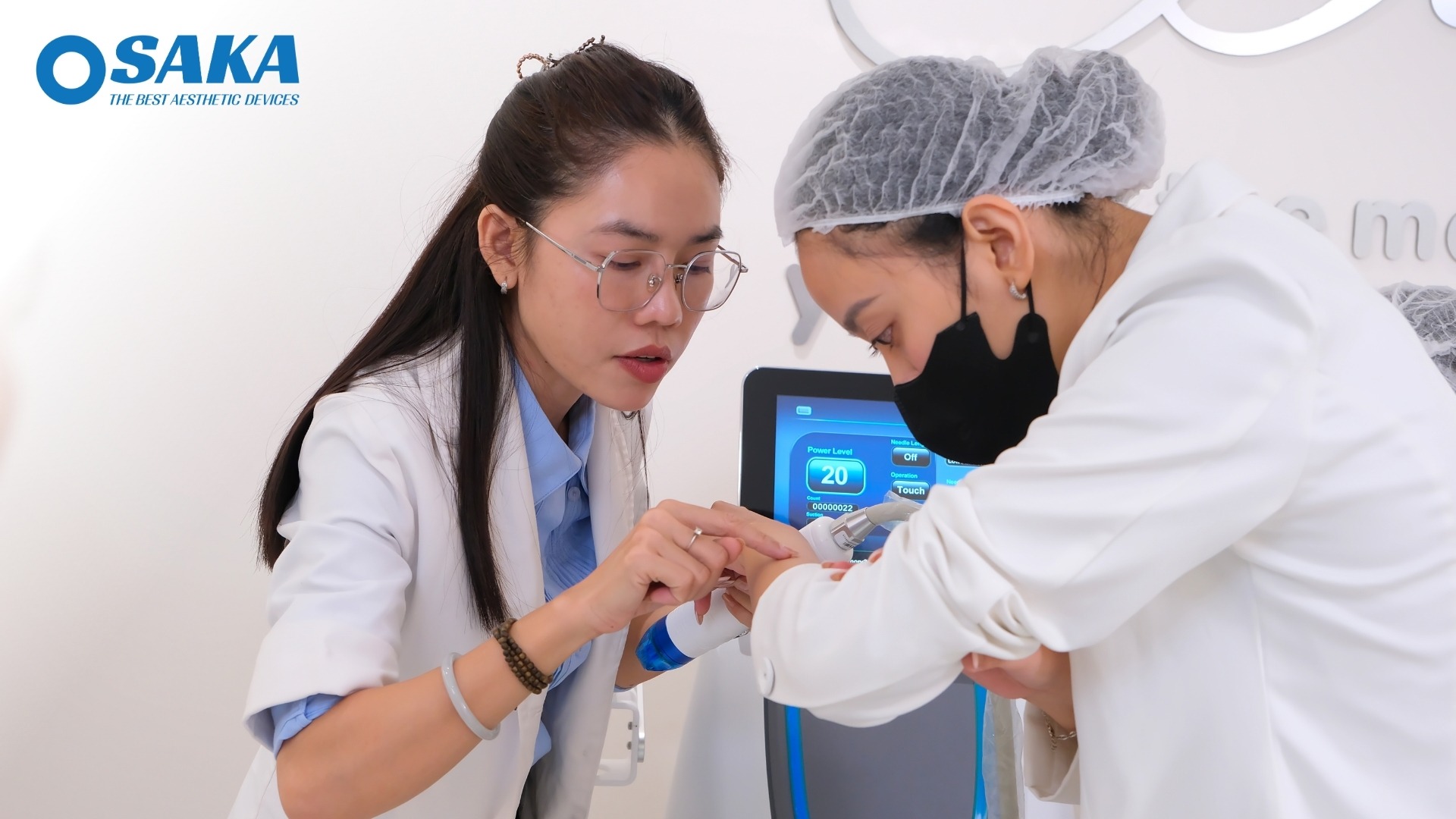 Khai Mở Kỷ Nguyên Trẻ Hóa Đa Tầng - OSAKA Chuyển Giao RF Needle Quantus Pro Italy Cho Phòng Khám Da Liễu Unity Beauty PKDL UNITY 5