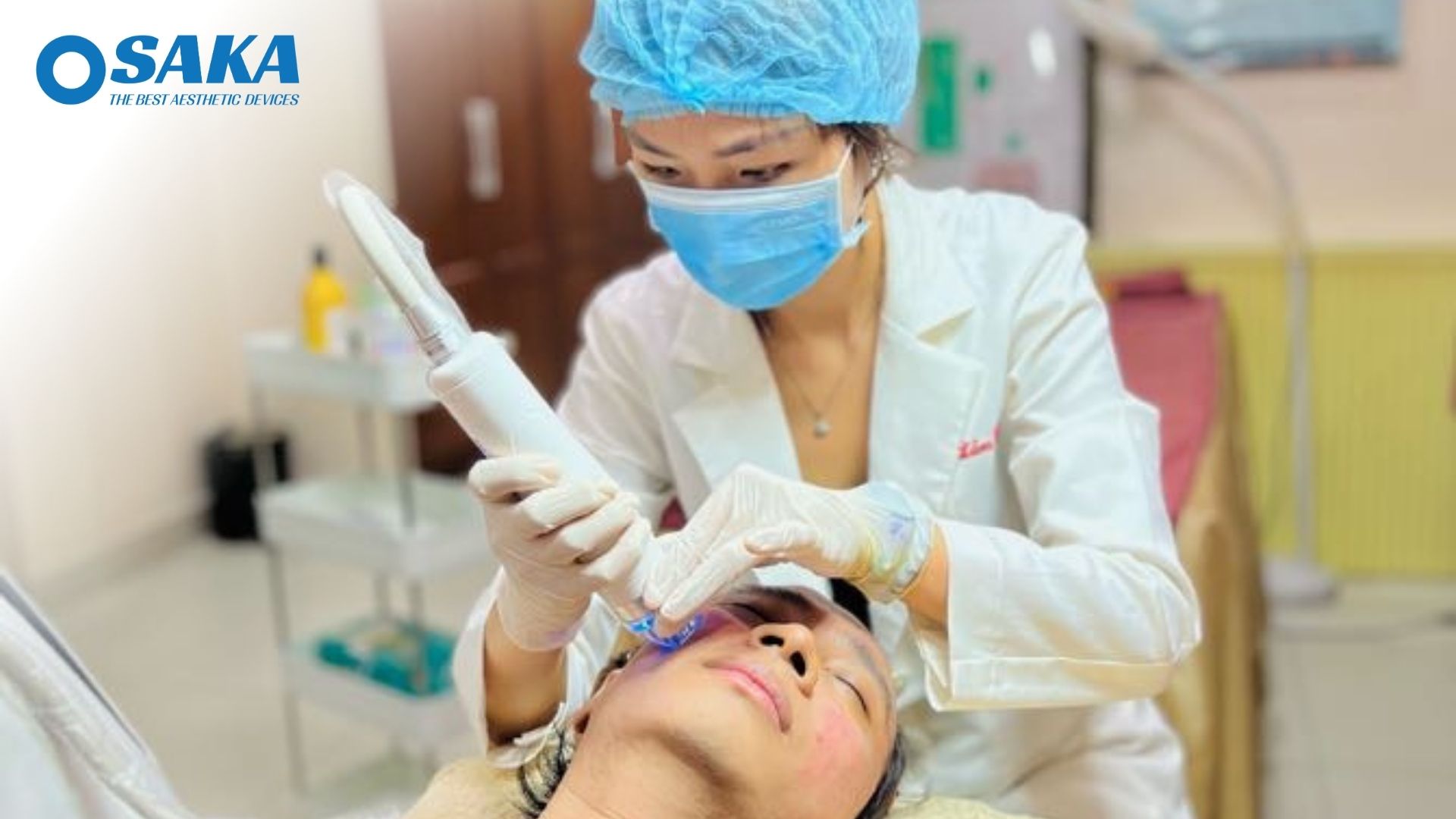 Allure Beauty BY BS LÂM THANH Đột Phá Kỷ Nguyên Tái Tạo Da: Chuẩn Hóa Liệu Trình Trẻ Hóa & San Phẳng Sẹo Rỗ Với Siêu Công Nghệ RF Needle Quantus Pro Italy ALLURE 1