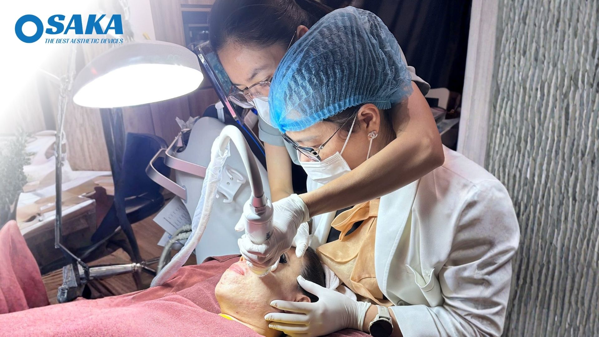 Dr Hiền Clinic & Spa Bứt Phá Công Nghệ – Nâng Tầm Chuẩn Mực Tái Tạo Cấu Trúc Da Với Siêu Công Nghệ RF Needle Quantus Pro Italy DR HIEN