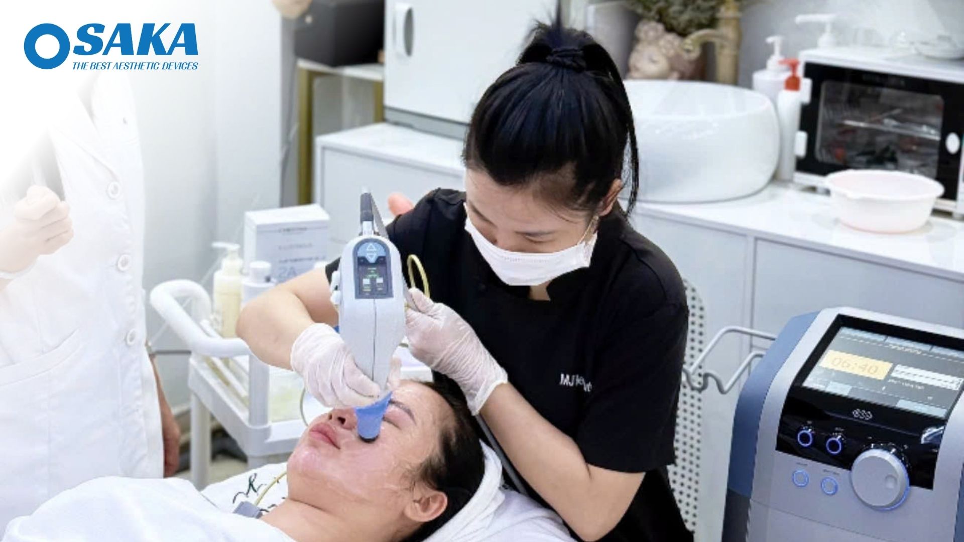 Minji Minji Beauty & Spa Thiết Lập Chuẩn Mực Mới Trong Liệu Trình Trẻ Hóa Tầng Sâu – Chuyển Giao Công Nghệ BTL Exilis Ultra 360 HIEN MINJI 4